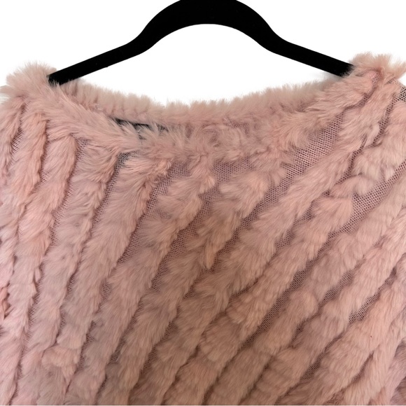 PINK FUZZY PONCH- one size fits all - Picture 3 of 3